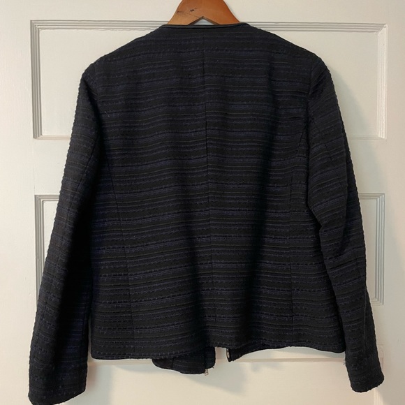 Massimo Dutti - Beautiful Black & Navy Textured Blazer + Leather Trim - Like New - Picture 4 of 7